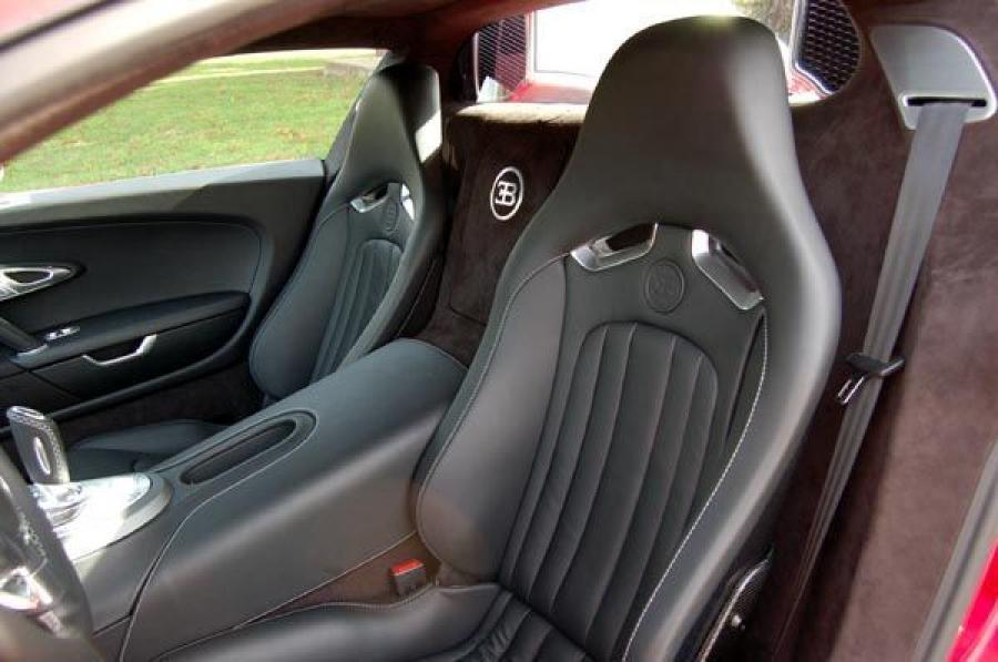  Bugatti Veyron 16.4 2008 года  (фото 27 из 31)
